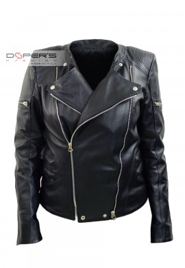 Front photo of the right closure of Sally Doper'S women's leather jacket with double closure