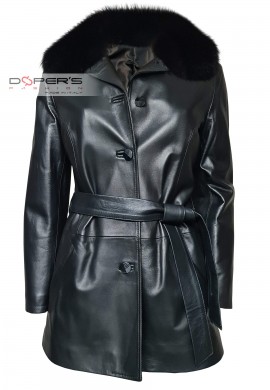 Foto frontale della giacca lunga in pelle da donna Kiev con cinta e collo in pelliccia Doper'S