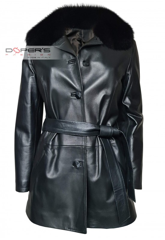 Foto frontale della giacca lunga in pelle da donna Kiev con cinta e collo in pelliccia Doper'S
