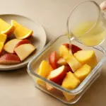 Come conservare la frutta già tagliata senza che annerisca? Il procedimento spesso ignorato